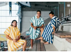 AfterEssentials SWIM CLUB PONCHO One Size, Grün/Weiss