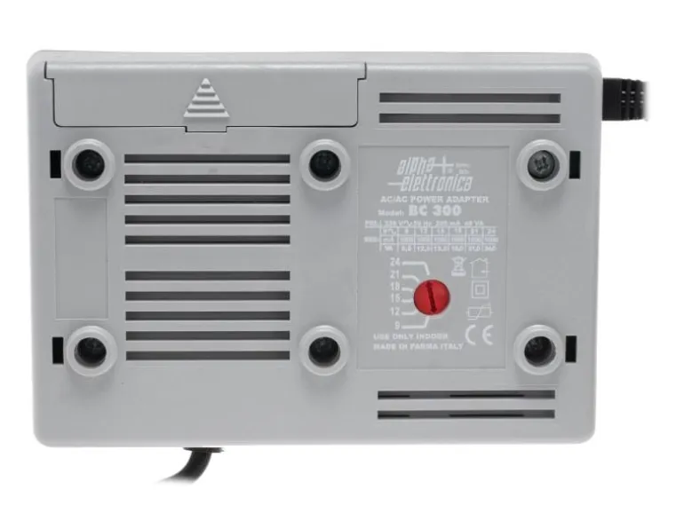 Alpha Elettronica Tischnetzgerät 9 V 12 V 15 V 18 V 21 V 24 V
