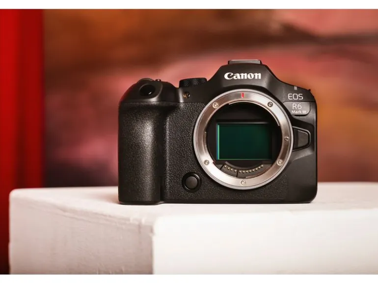 Canon Fotokamera EOS R6 Mark III