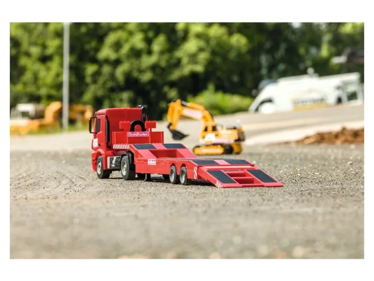 Carson Lastwagen Mercedes-Benz Arocs Goldhofer RTR, 1:20