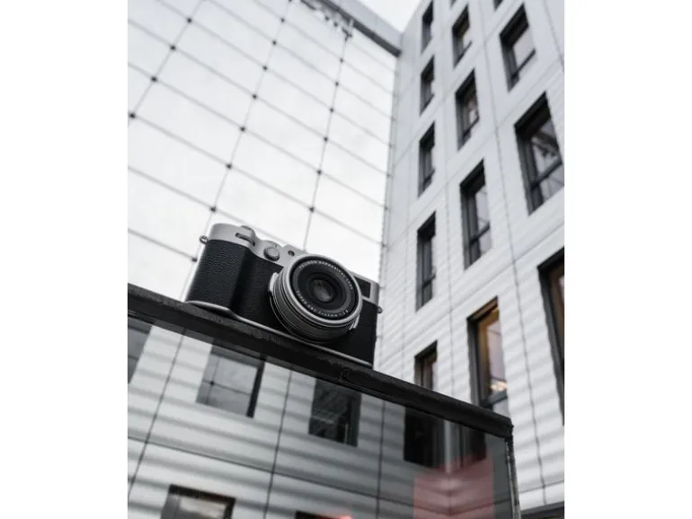 Fujifilm Fotokamera X100VI Silber