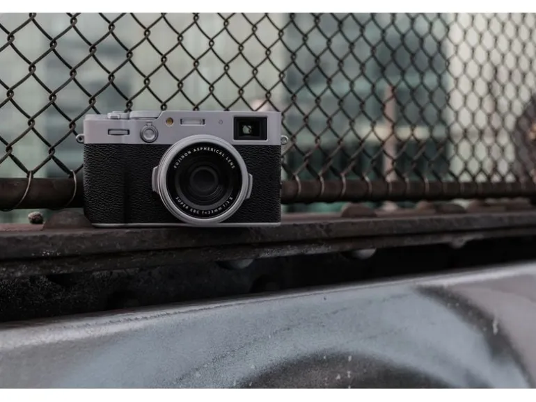 Fujifilm Fotokamera X100VI Silber