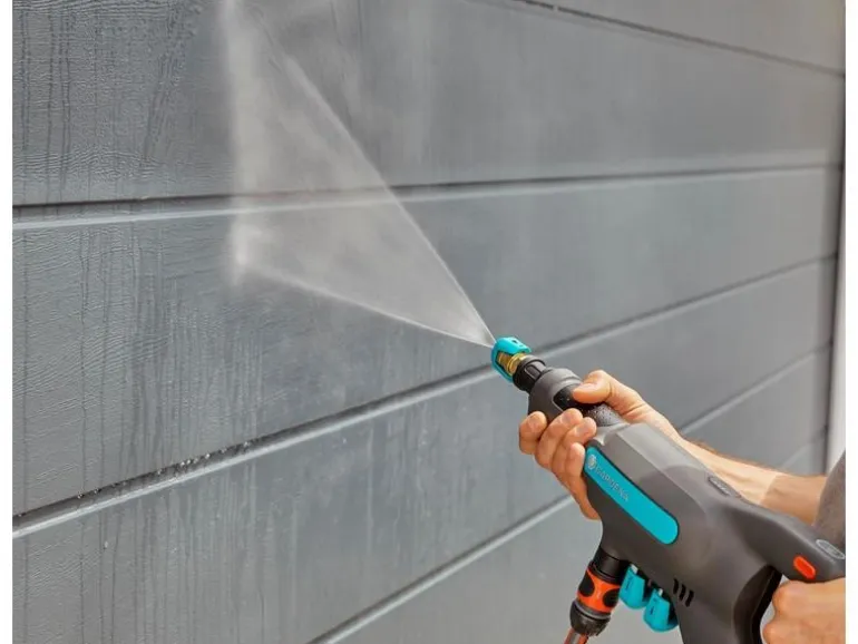 GARDENA Akku-Mitteldruckreiniger AquaClean 24/18 V P4A Premium Set