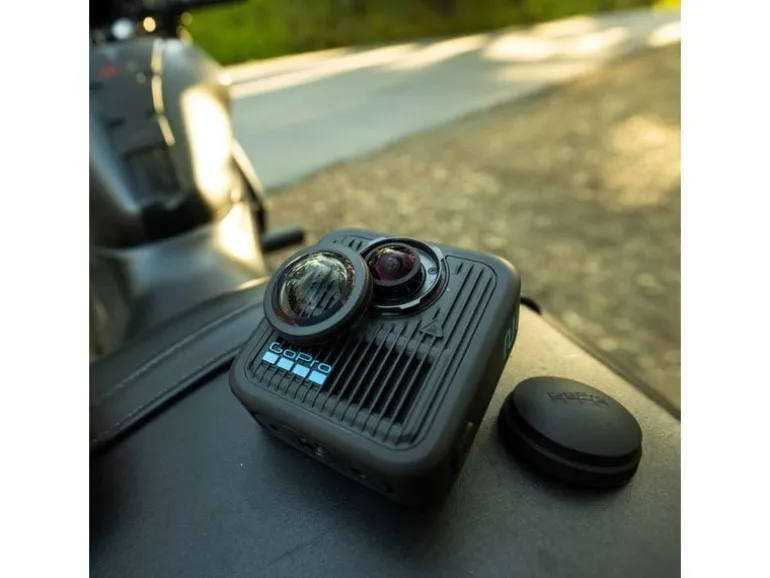 GoPro 360°-Videokamera MAX2 mit Zubehör