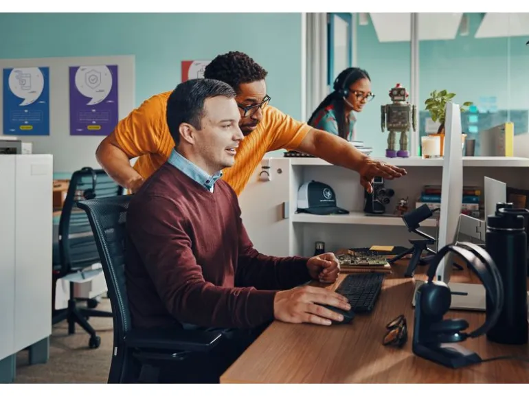 HP Headset Poly Voyager Focus 2 USB-C inkl. Ladestation