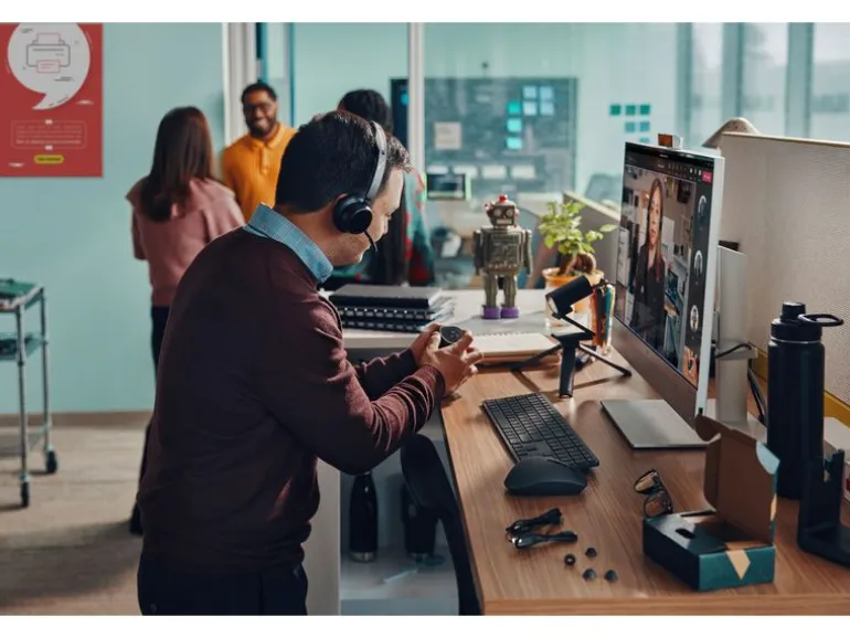 HP Headset Poly Voyager Focus 2 USB-C inkl. Ladestation