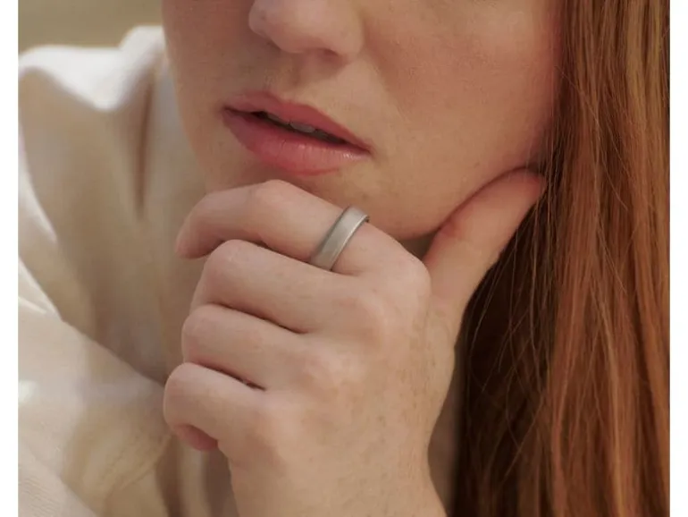 Oura Ring 5 Titan Brushed Silver Grösse 9