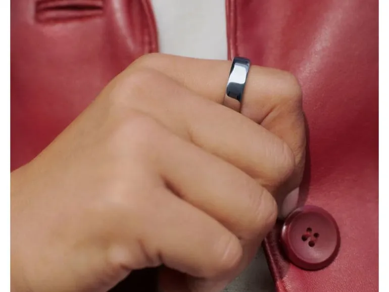 Oura Ring 5 Titan Silber Grösse 11