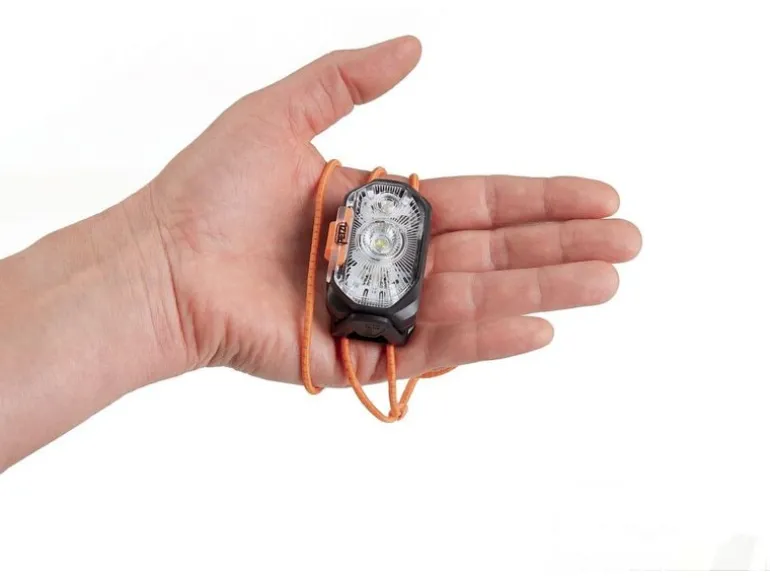 Petzl Stirnlampe Swift LT Schwarz