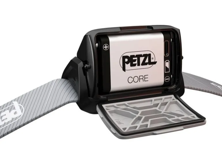 Petzl Stirnlampe Tikka Core Schwarz, 450 lm