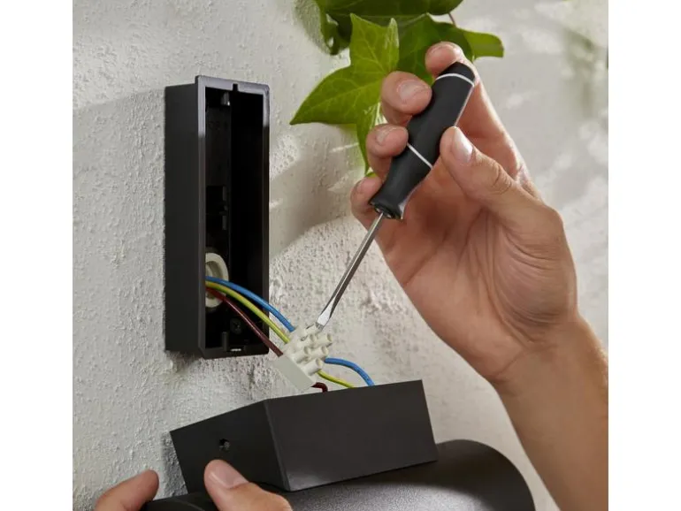 Philips Hue White & Color Ambiance Outdoor Appear Wandleuchte Schwarz