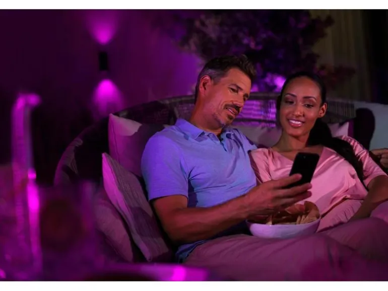 Philips Hue White & Color Ambiance Outdoor Appear Wandleuchte Schwarz