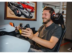 RacingFuel Simulators Simracing Erlebnis-Gutschein CHF 100