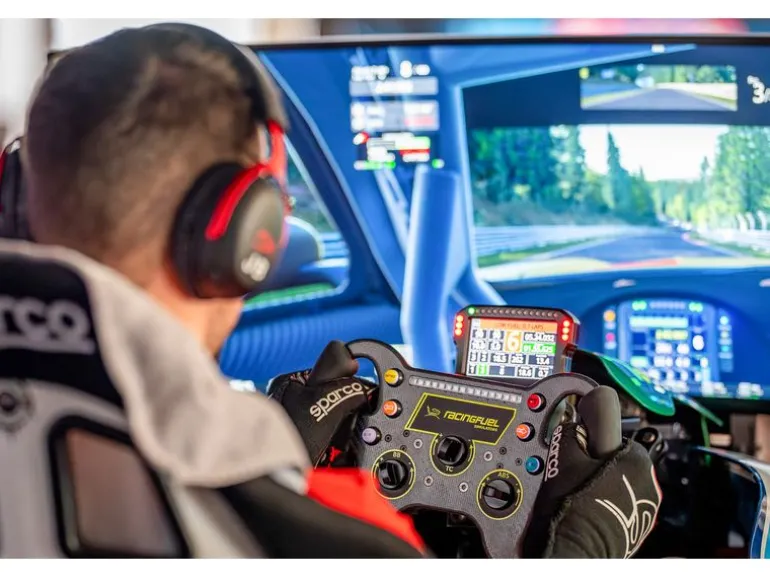 RacingFuel Simulators Simracing Erlebnis-Gutschein CHF 50