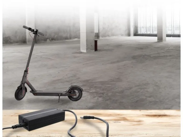 T`nB Ladegerät für E-Scooter, TNB Universal