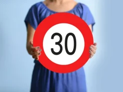 Trendcompany Verkehrsschild zum 30. Geburtstag 45 cm
