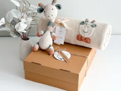 Welcomebabybox Geschenkset Lio – Decke & Giraffe