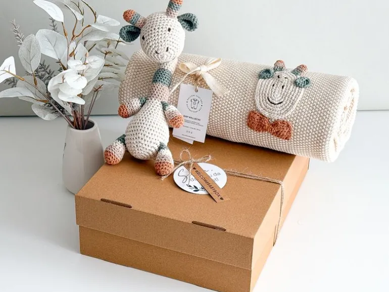 Welcomebabybox Geschenkset Lio – Decke & Giraffe