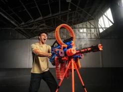X-Shot Insanity Blaster Smoke N Barrel mit Darts