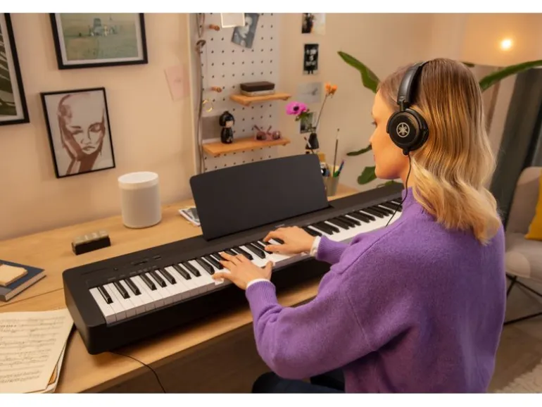 Yamaha E-Piano P-145BT