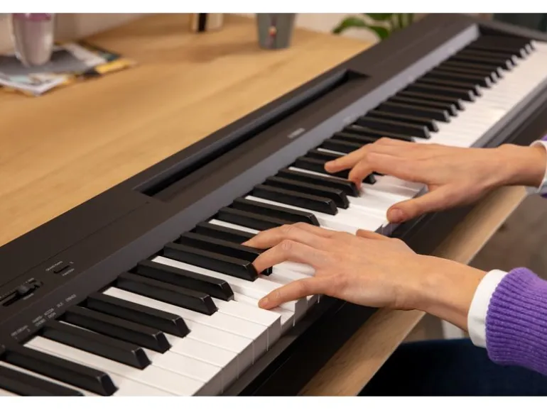 Yamaha E-Piano P-145BT