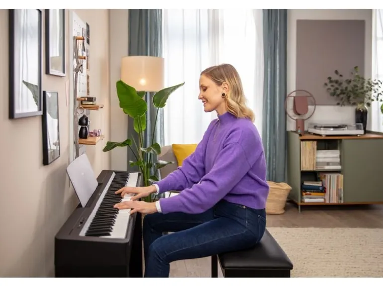Yamaha E-Piano P-145BT