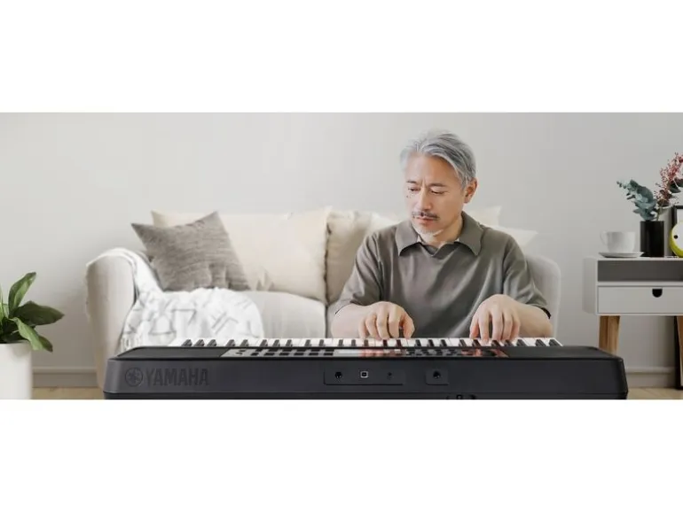 Yamaha Keyboard PSR-E383