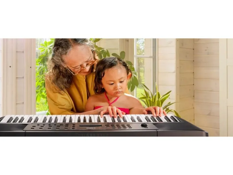 Yamaha Keyboard PSR-E283